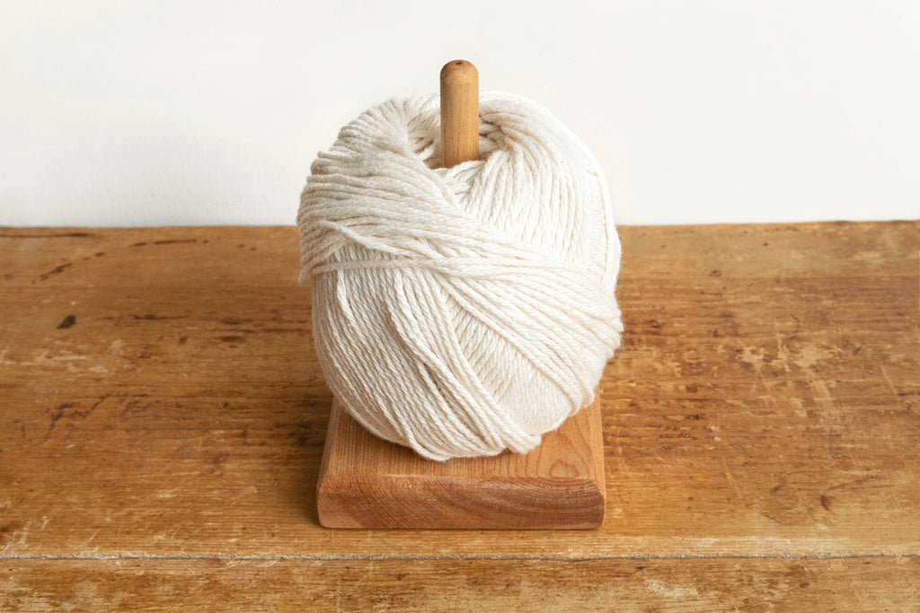 Wooden Yarn Holder Vertical Tissue Holder Wool & Thread Holder for